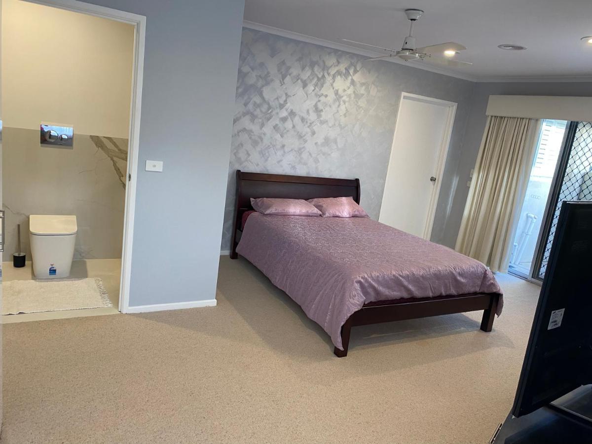 Guest Ensuite 7 Minutes From Airport ملبورن المظهر الخارجي الصورة